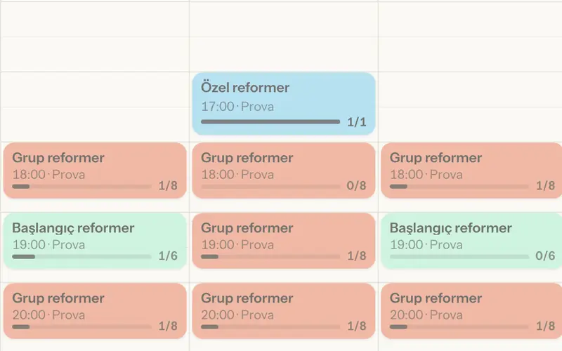 Workout Studio takvimi: grup ve özel reformer seansları, doluluk 1/8. Örnek veri.